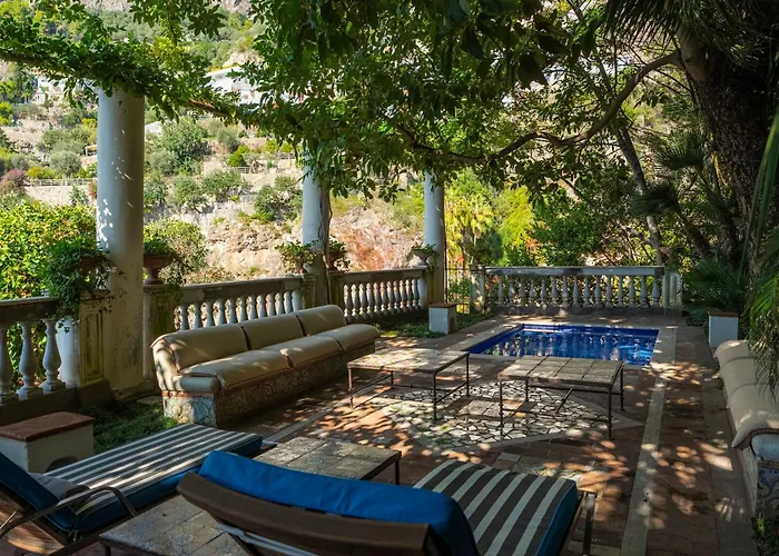 Отель Treville 5*